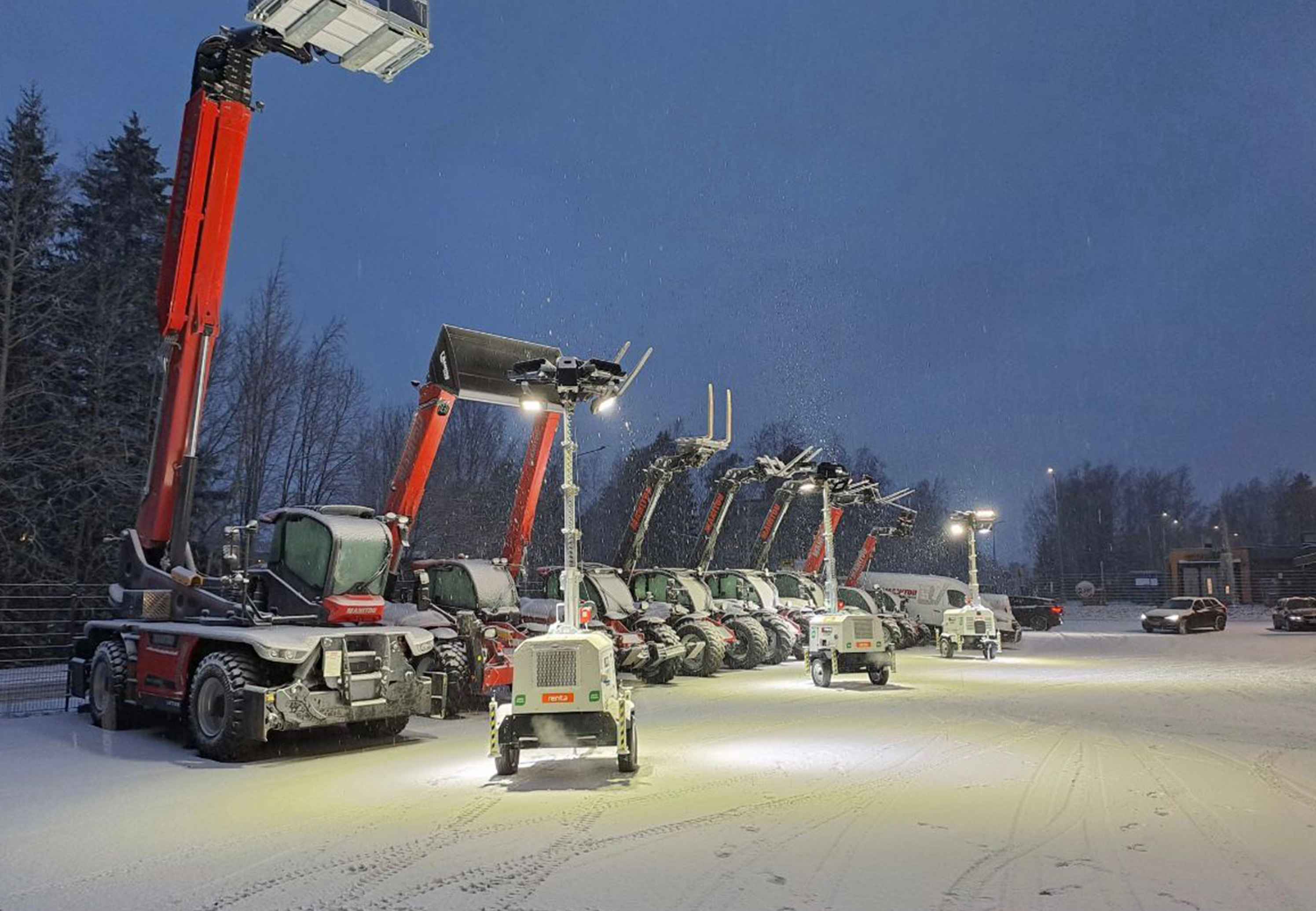 Trime X-Start Lighting Towers in front of construction sites machines in a challenging environment